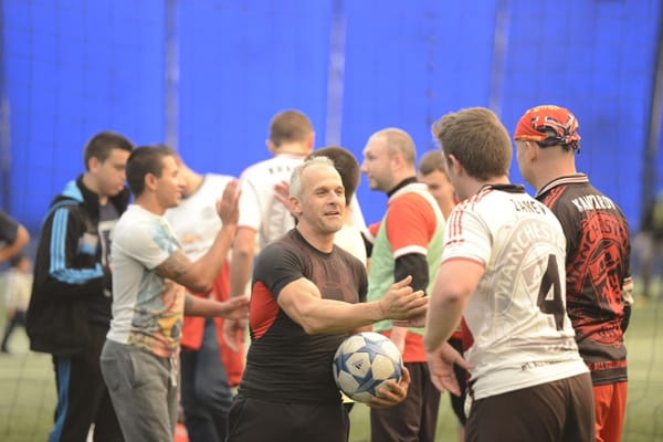 КАМПАНИЯТА НА KWIAT ПРИКЛЮЧИ С БЛАГОТВОРИТЕЛЕН МАЧ И ОЧЕН СКРИНИНГ НА ДЕЦА ОТ ПРИЕМНИ СЕМЕЙСТВА